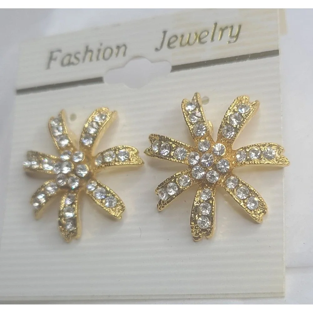 Goldtone Rhinestone Flower Earrings Pierced Post Stud